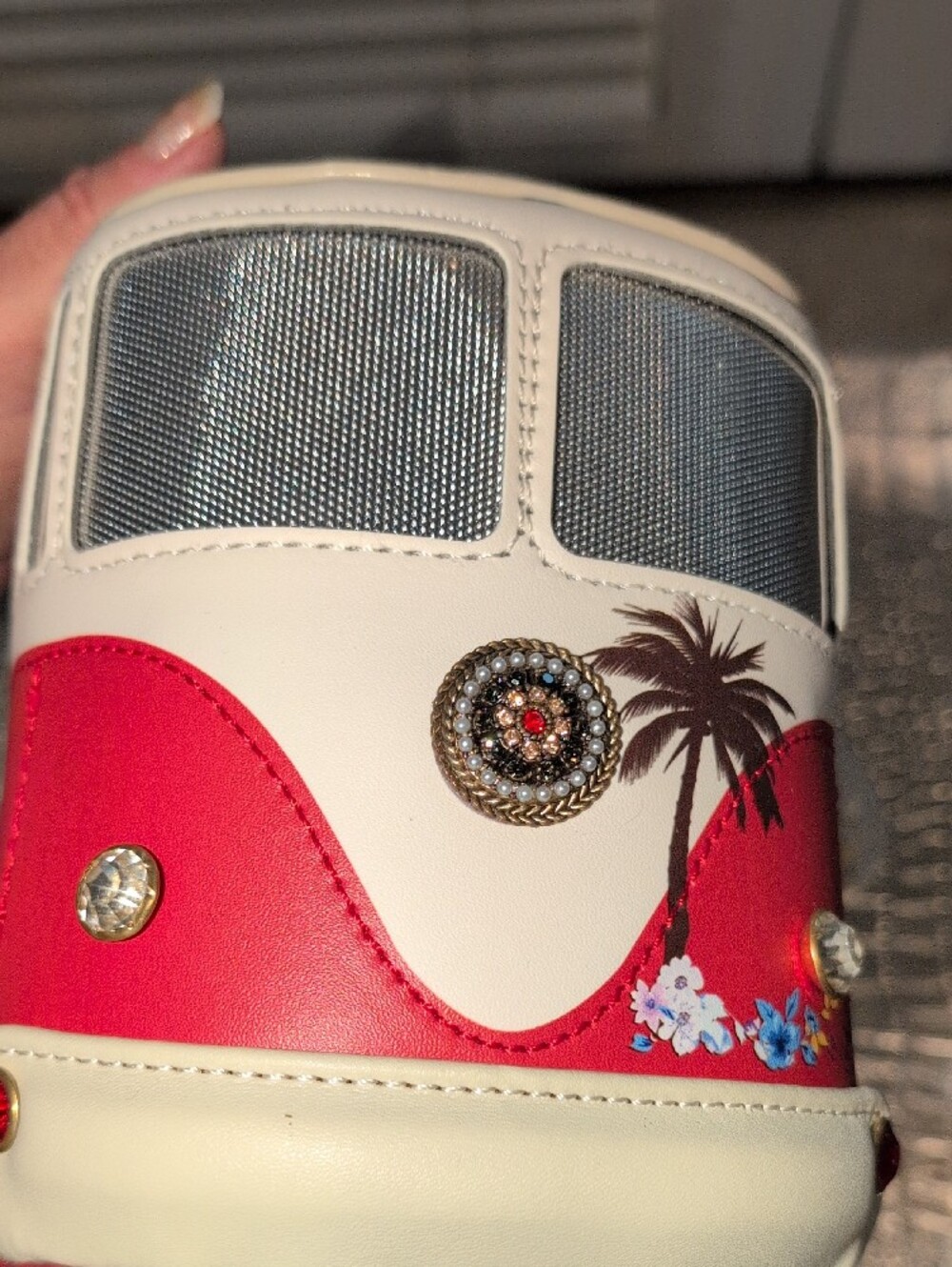 Beauty Floral Red And White  Camper Shoulder Bag With Spinning Wheels - NWT - Picture 15 of 16